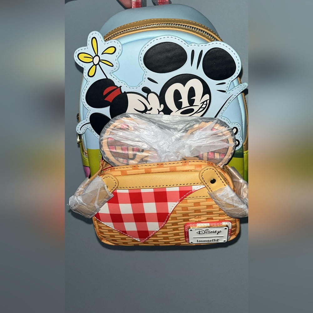 Disney Loungefly Mickey & Minne picnic bagpack.